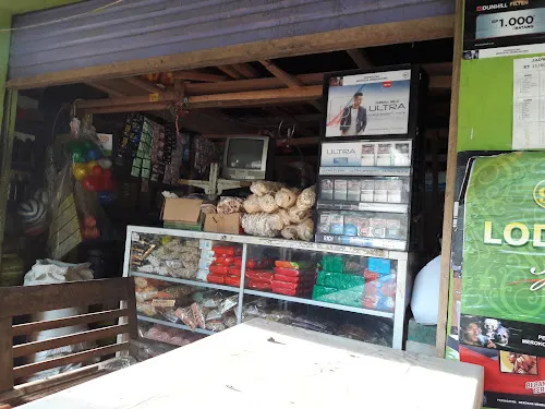 Pacu Tradisi Belanja Lokal di Pucung Lor dengan Toko Ponijan